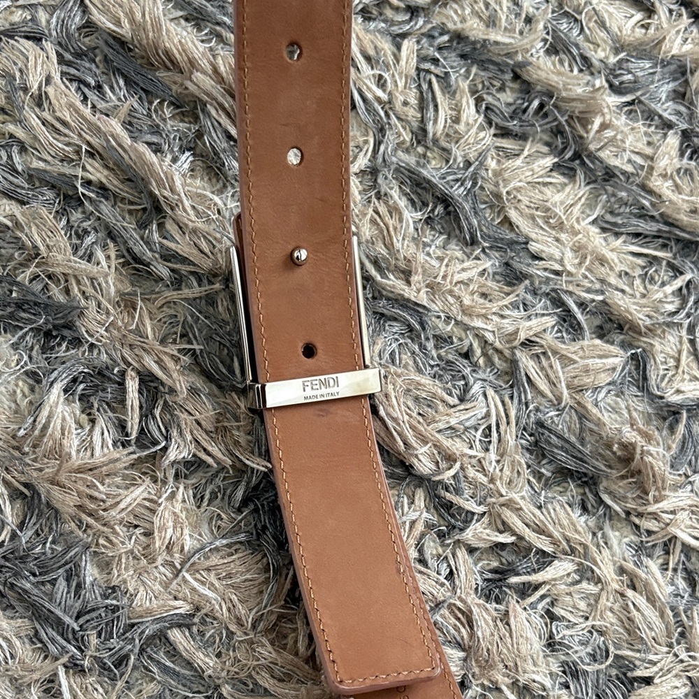 Fendi Light Pink Leather Belt with Silver Burgundy Fendi Monster Logo Buckle - Picture 8 of 9